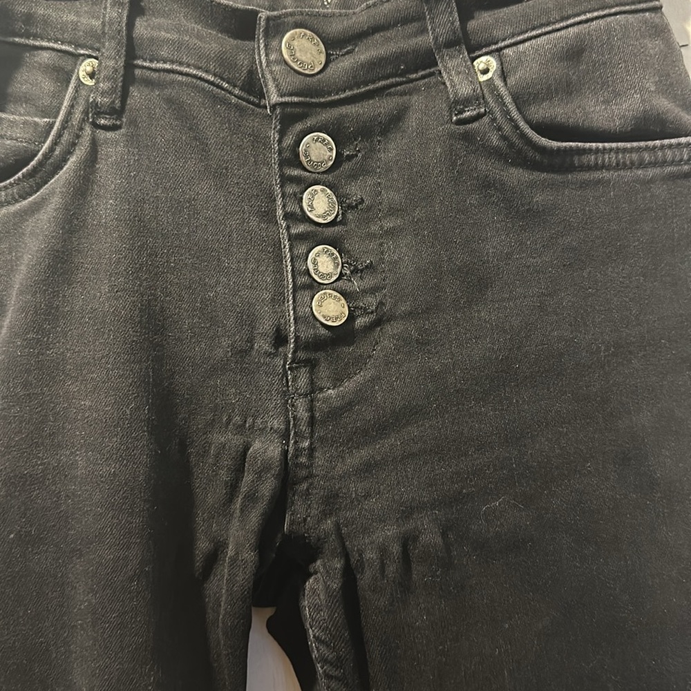 FREEPEOPLE black raw hem skinny jeans - Picture 6 of 6